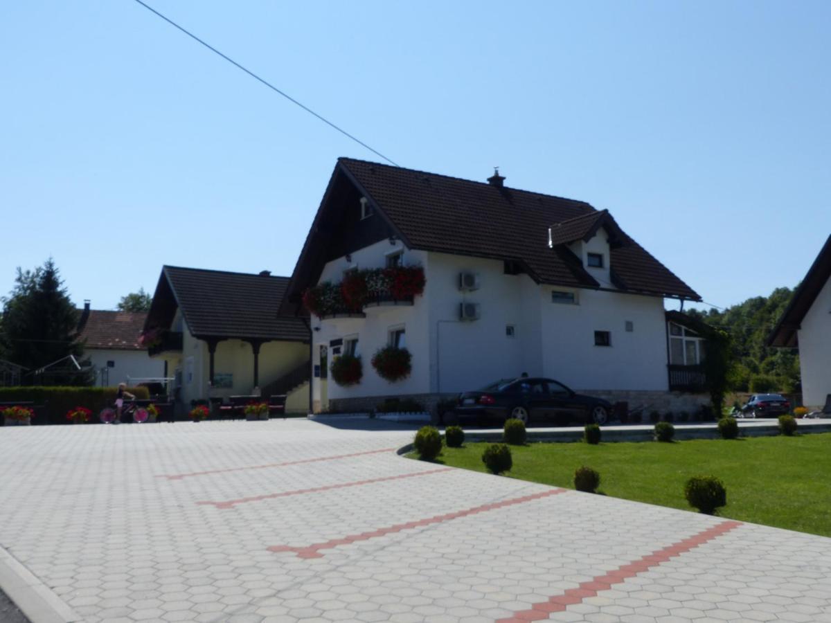 House Pox 2 Hotel Plitvička Jezera Екстериор снимка